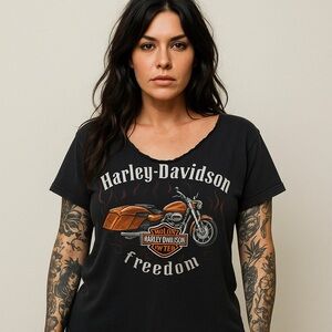 Harley-Davidson Distressed Cutoff Crop Graphic Tee Myrtle Beach 2014